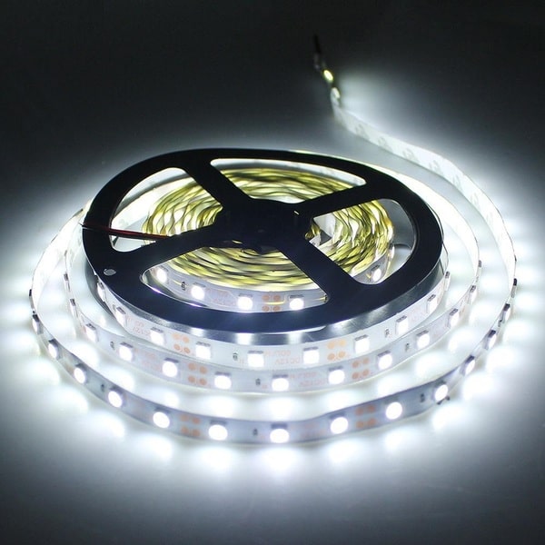 Đèn LED RGB sẽ đồng nhất một màu trên cả dây 