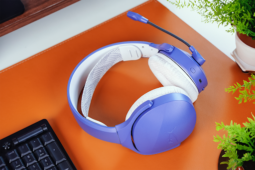 Giao tiếp mượt mà với microphone xoay của HyperX Cloud Jet Dual Wireless