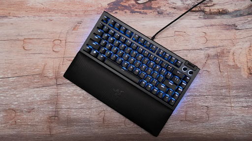 Razer Blackwidow V4 Pro 75 vs Razer Blackwidow V4 75