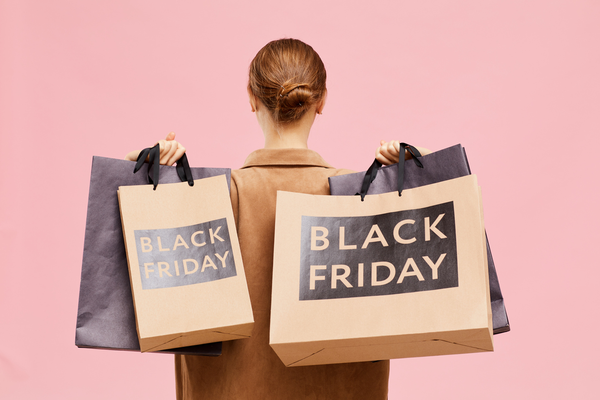Mua sắm tẹt ga nhân ngày Black Friday 2024