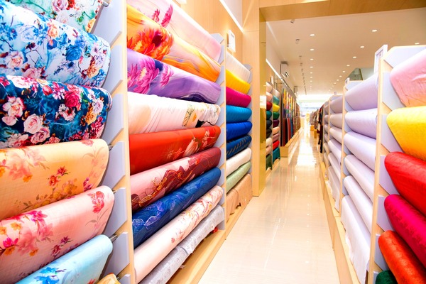 Quà 20/11 cho cô giáo là vải may áo dài