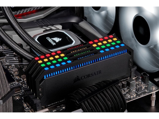 Thanh RAM PC Corsair Dominator Platinum RGB 32GB 3200Mhz DDR4