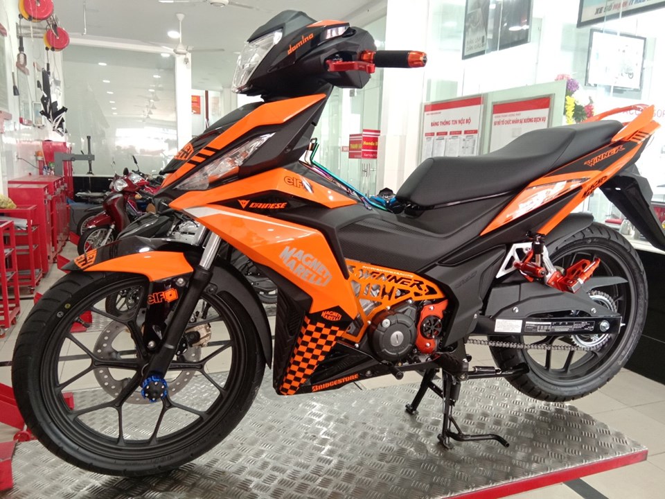 Honda Winner X đẹp long lanh sắp trình làng Yamaha Exciter 150 2019 dè  chừng