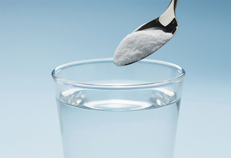 Những tác dụng không ngờ của nước muối sinh lý mà không phải ai cũng biết |  MBMart.com.vn