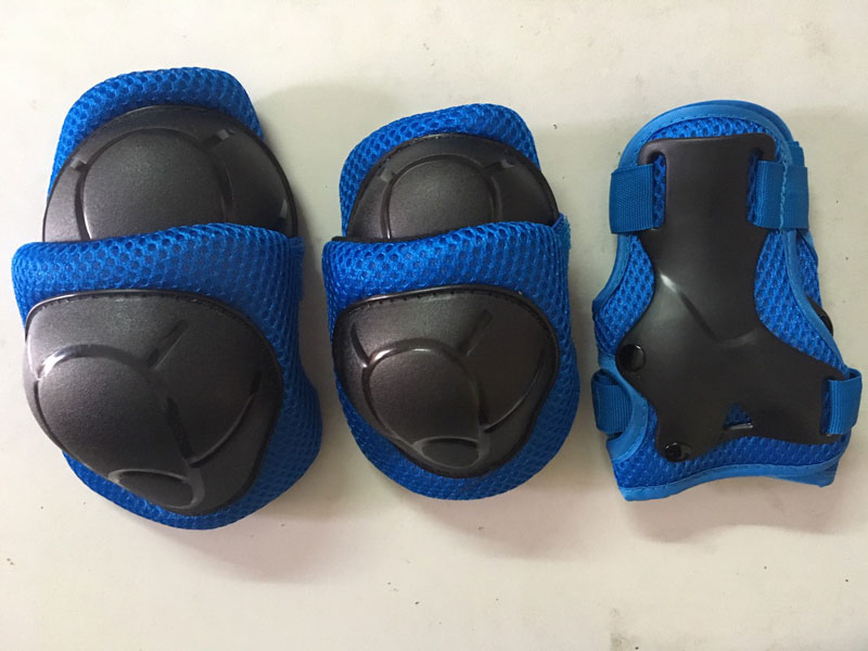 Bộ bảo vệ đầu gối và chân tay cho bé Katso màu xanh