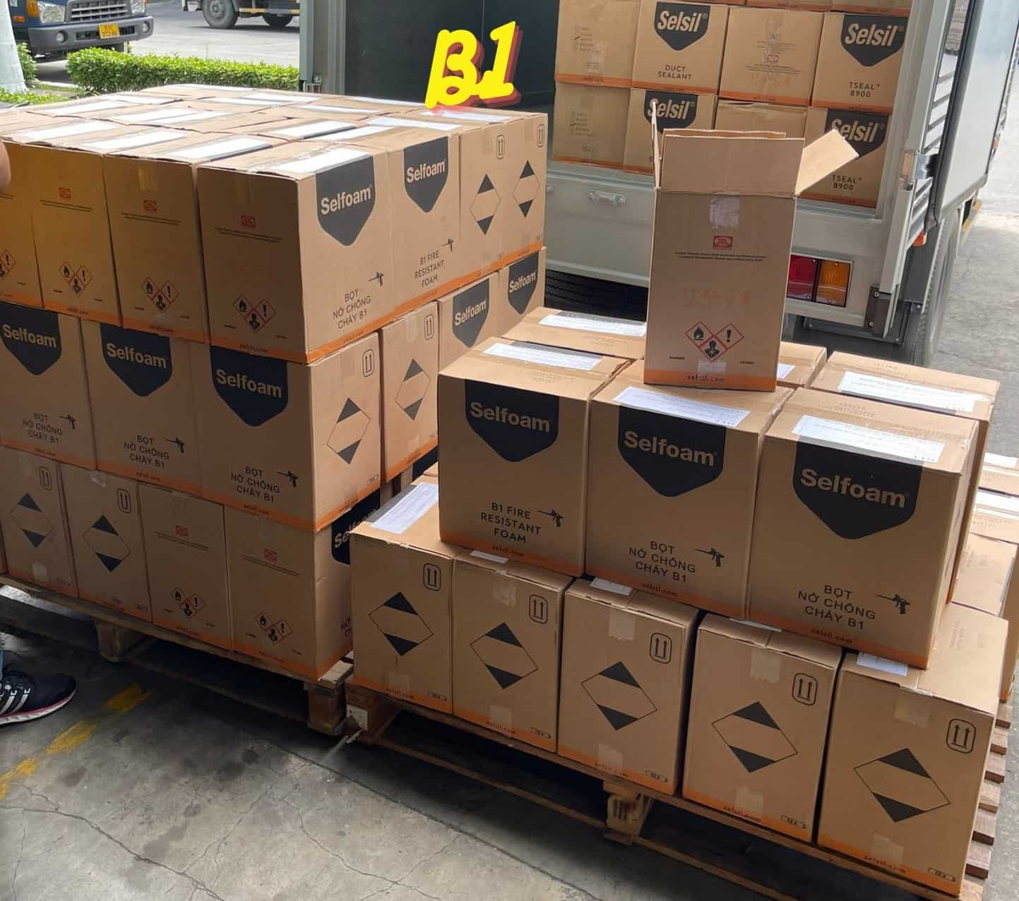 Báo giá keo chống cháy Selfoam B1 đáp ứng tiêu chuẩn PCCC cho công trình, nhà thầu 2026