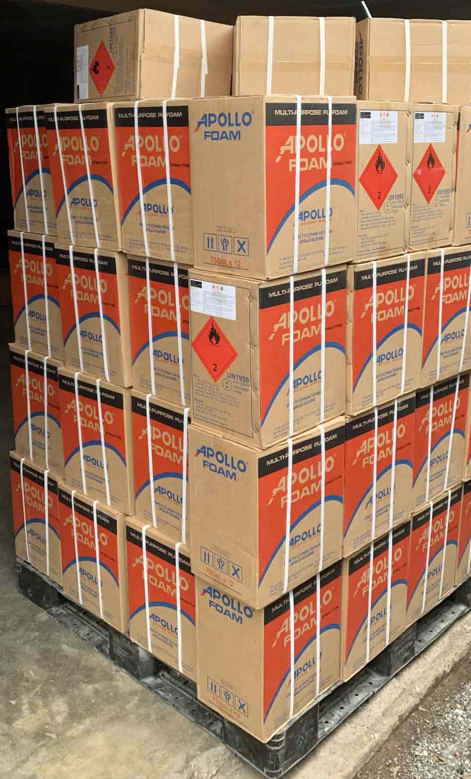 Công ty đông nam luôn sẵn số lượng nhiều keo apollo foam để có thể giao tận chân công trình cho khách hàng trong vài giiowf