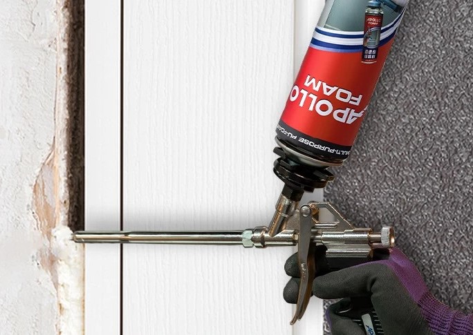 keo bọt nở Apollo Foam dùng vòi phun