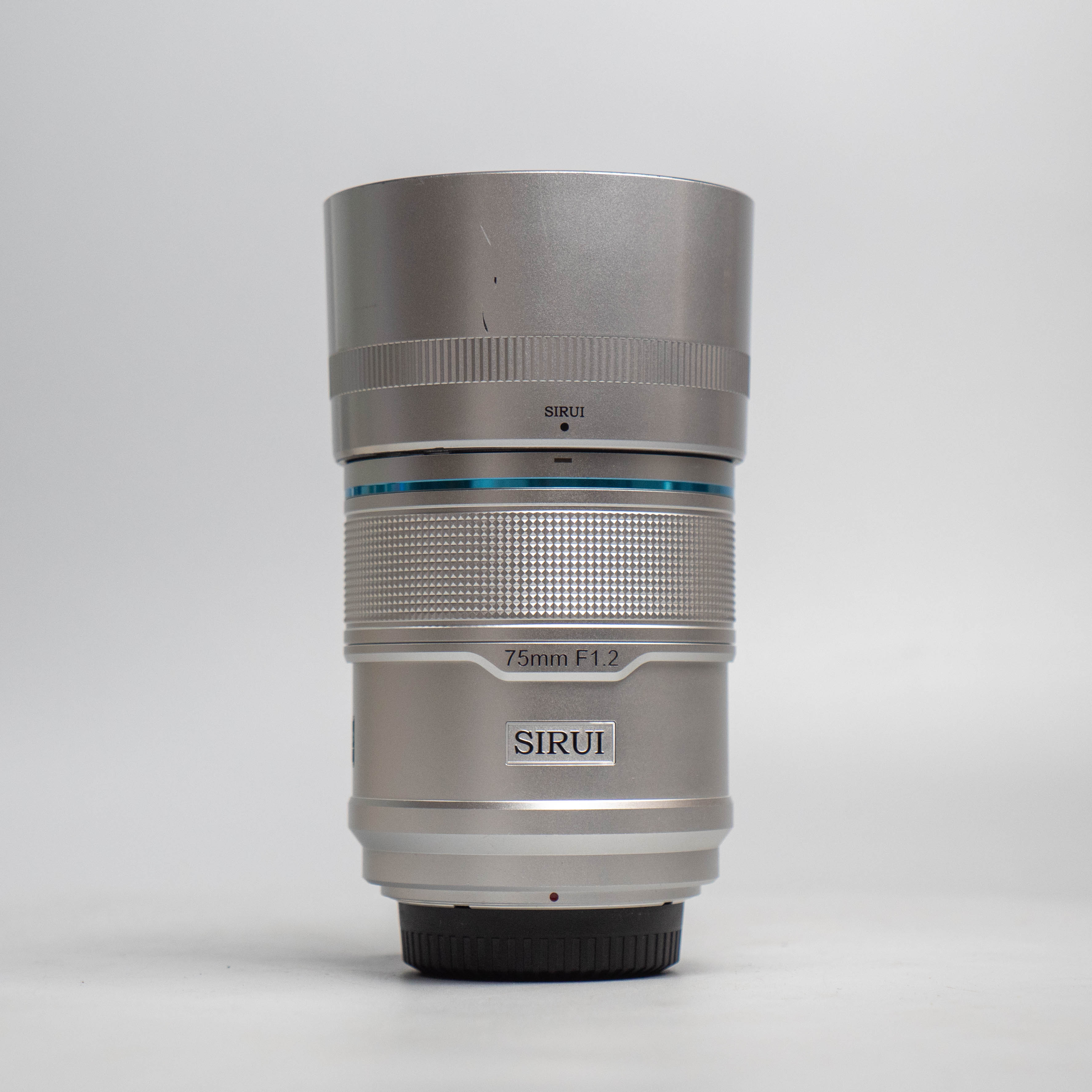 sirui-sniper-75mm-f1-2-af-for-fuji-xf-20559