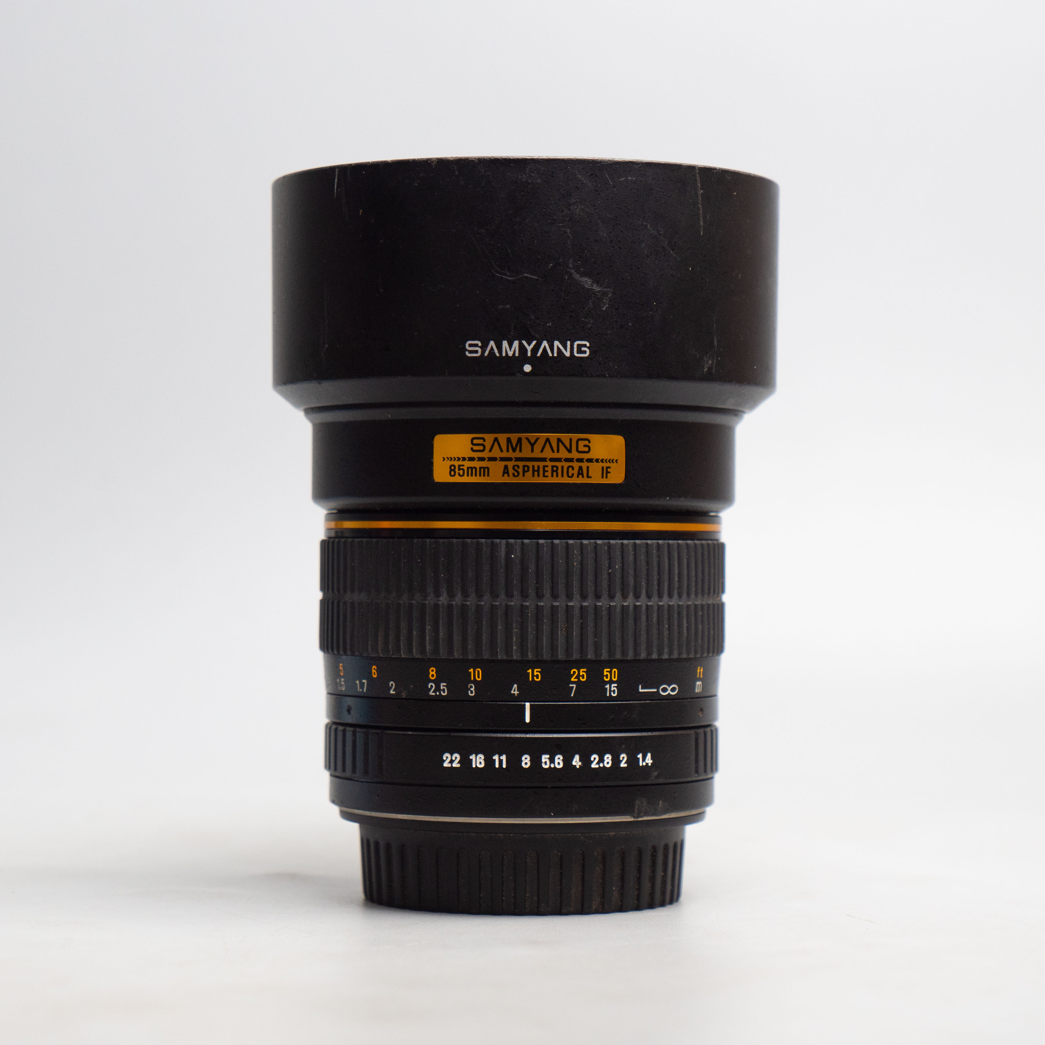 rokinon-samyang-85mm-f1-4-eos-85-1-4-20603