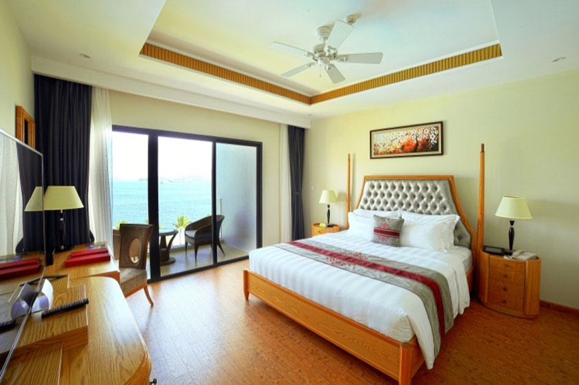 Deluxe Room Ocean View Vinpearl Resort & Spa Nha Trang Bay