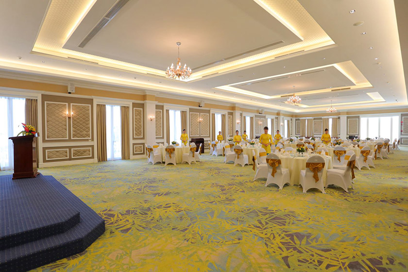 Nhà hàng The Royal Restaurant FLC Vĩnh Phúc