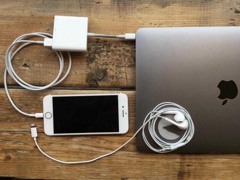 Apple chính thức bán cổng chuyển cho phép vừa cắm sạc vừa nghe nhạc trên iPhone 8
