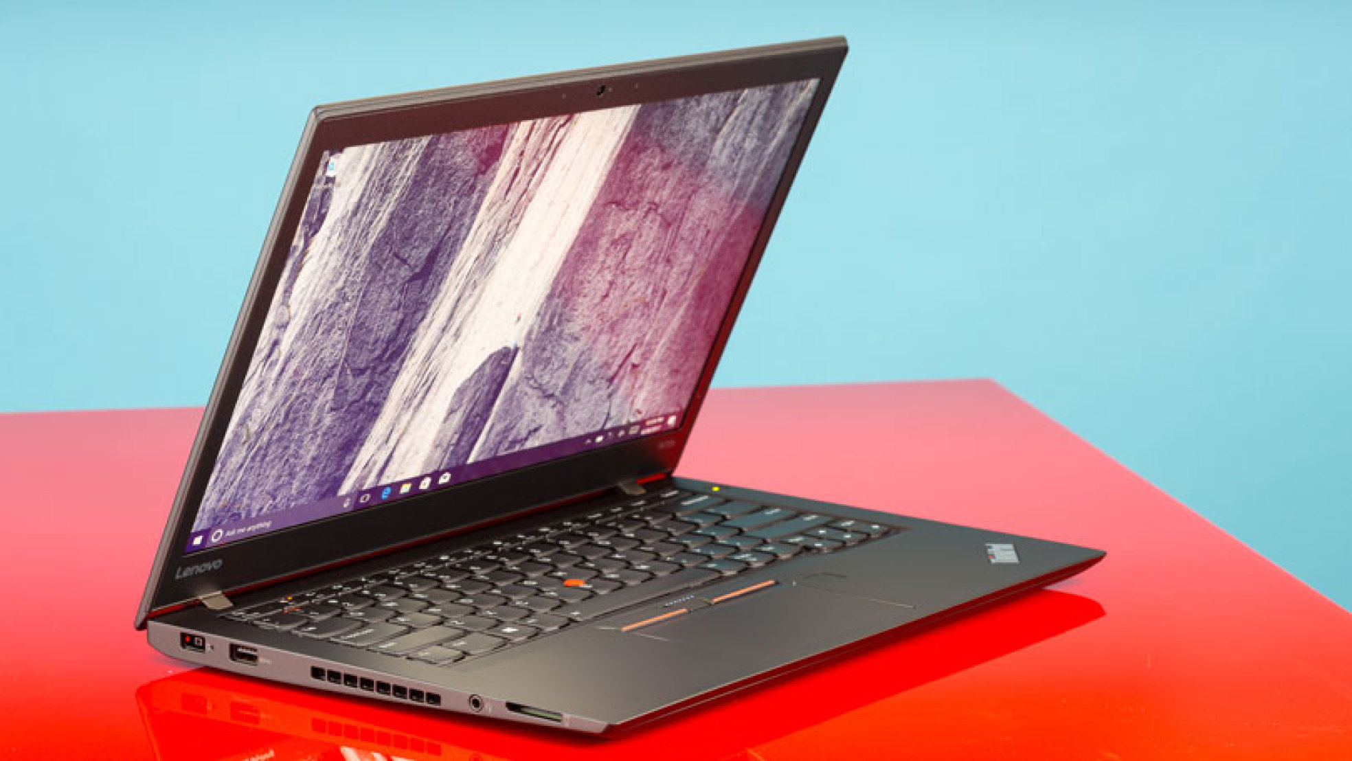 TOP 10 Laptop Nhỏ Gọn Cho Dân Văn Phòng tốt nhất 2021