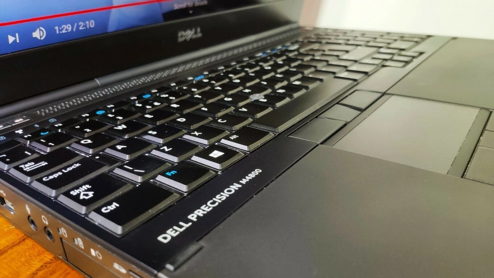 Bàn phím và touchpad Dell M4800