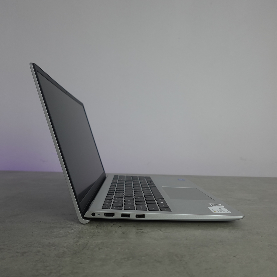 Laptop  Dell Inspiron 3520