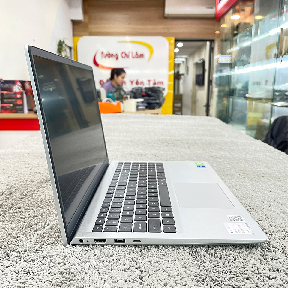 New Full Box) Laptop Dell Inspiron 3511 | Laptop Đẹp Mỏng Nhẹ Sàng Điệu có Card rời New Full Box) Laptop Dell Inspiron 3511 | Laptop Đẹp Mỏng Nhẹ Sàng Điệu có Card rời