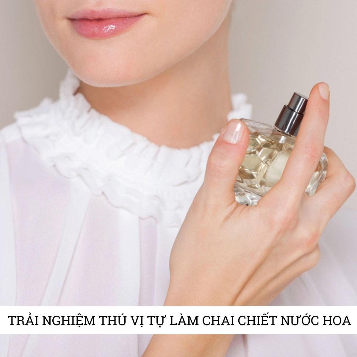 Trải nghiệm thú vị tự tay làm chai nước hóa nhờ phương pháp chiết nước hoa tại nhà