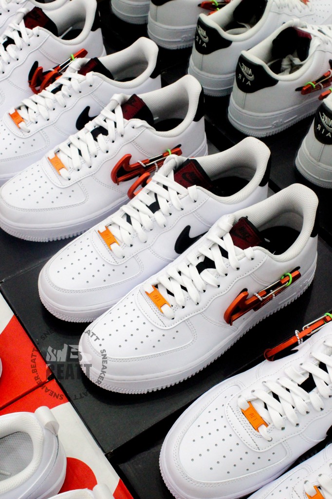 Air Force 1 Low 'Carabiner Swoosh' - DH7579-100 