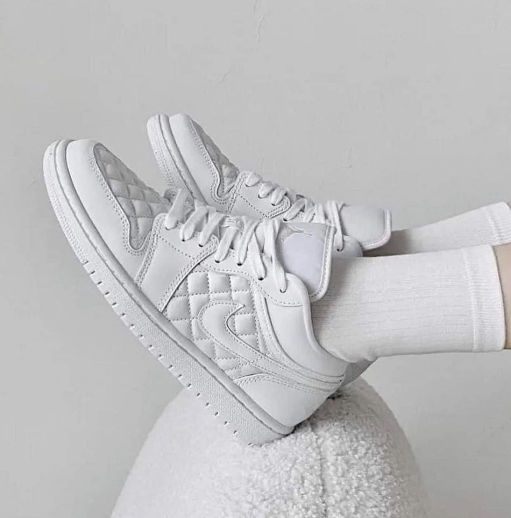 Jordan 1 Low Quilted Triple White - DB6480-100 