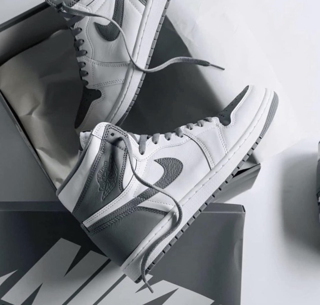 Jordan 1 High OG White Stealth - 575441 037 