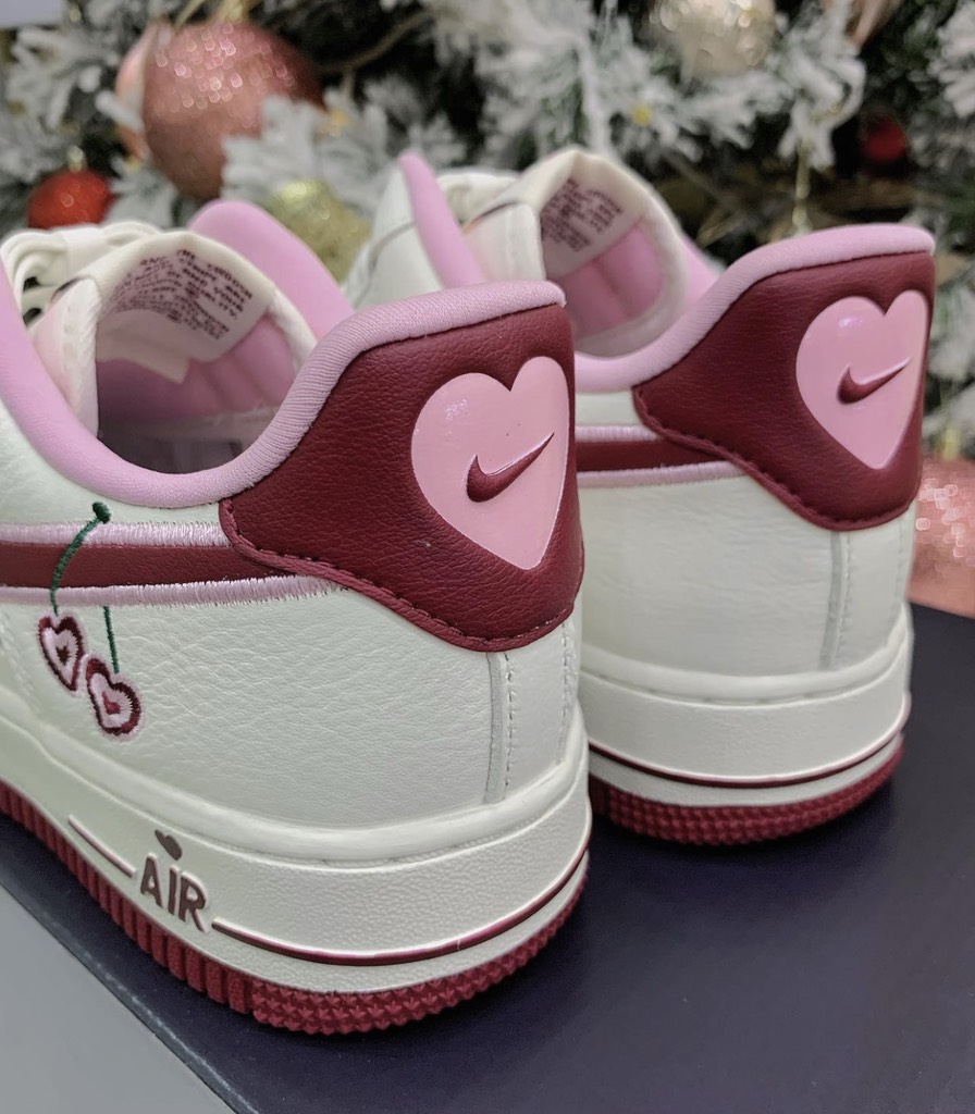 Air Force 1 Low '07 LX Valentine's Day - FD4616-161 