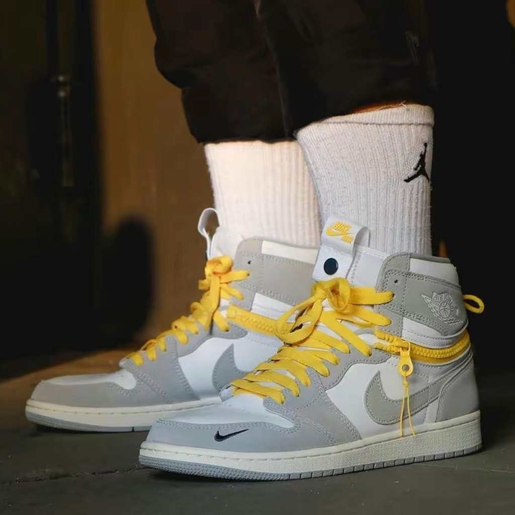 Jordan 1 High Switch Light Smoke Grey - CW6576-100 