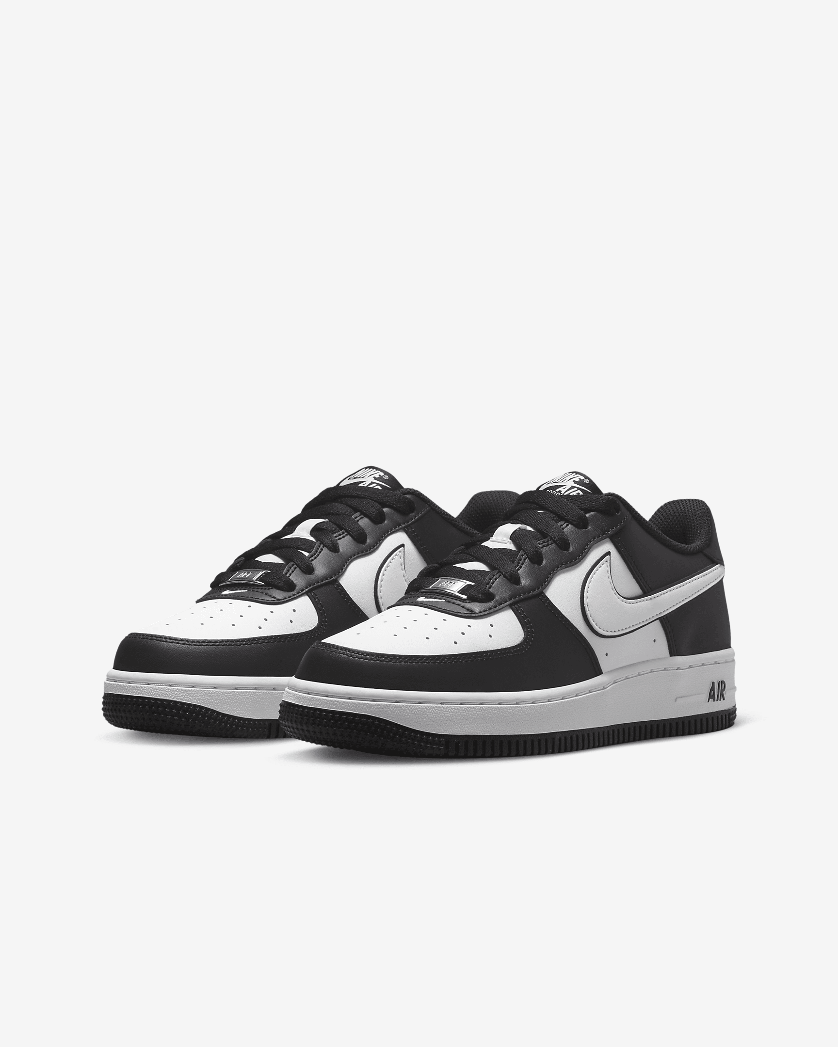 Air Force 1 LV8 ‘Panda’ DV1621-001 