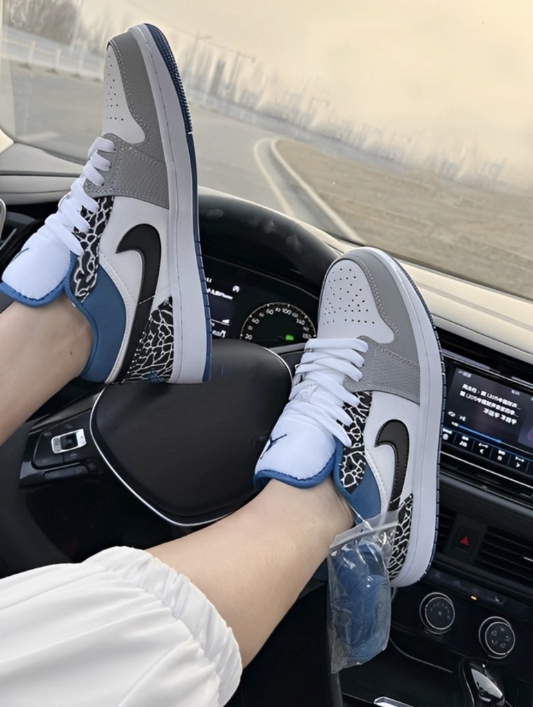 Jordan 1 Low (GS) - DQ2514 140 