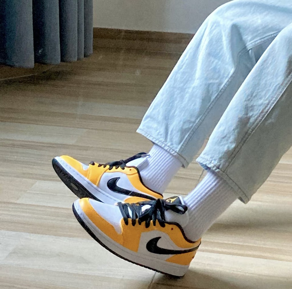 Jordan 1 Low Laser Orange - CZ4776-107 