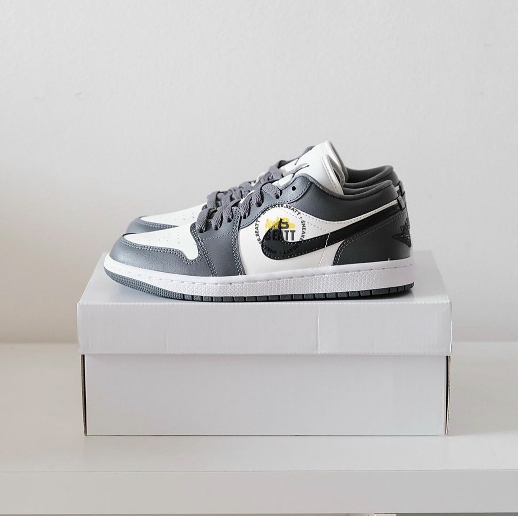 Jordan 1 Low ''Dark Grey'' - DC0774 102 