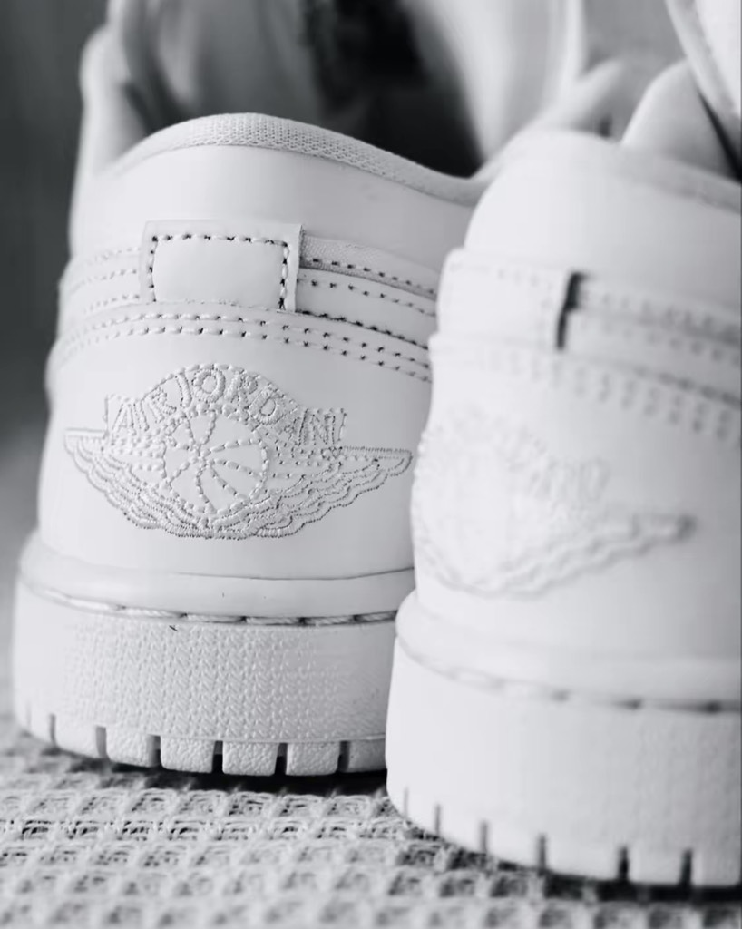 Jordan 1 Low Quilted Triple White - DB6480-100 