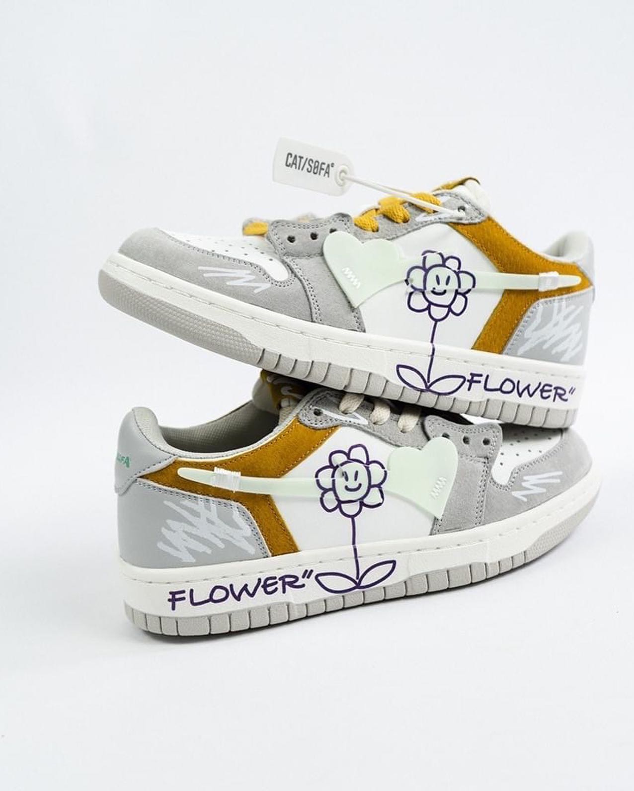 Cat & Sofa Flower Grey - AC254 