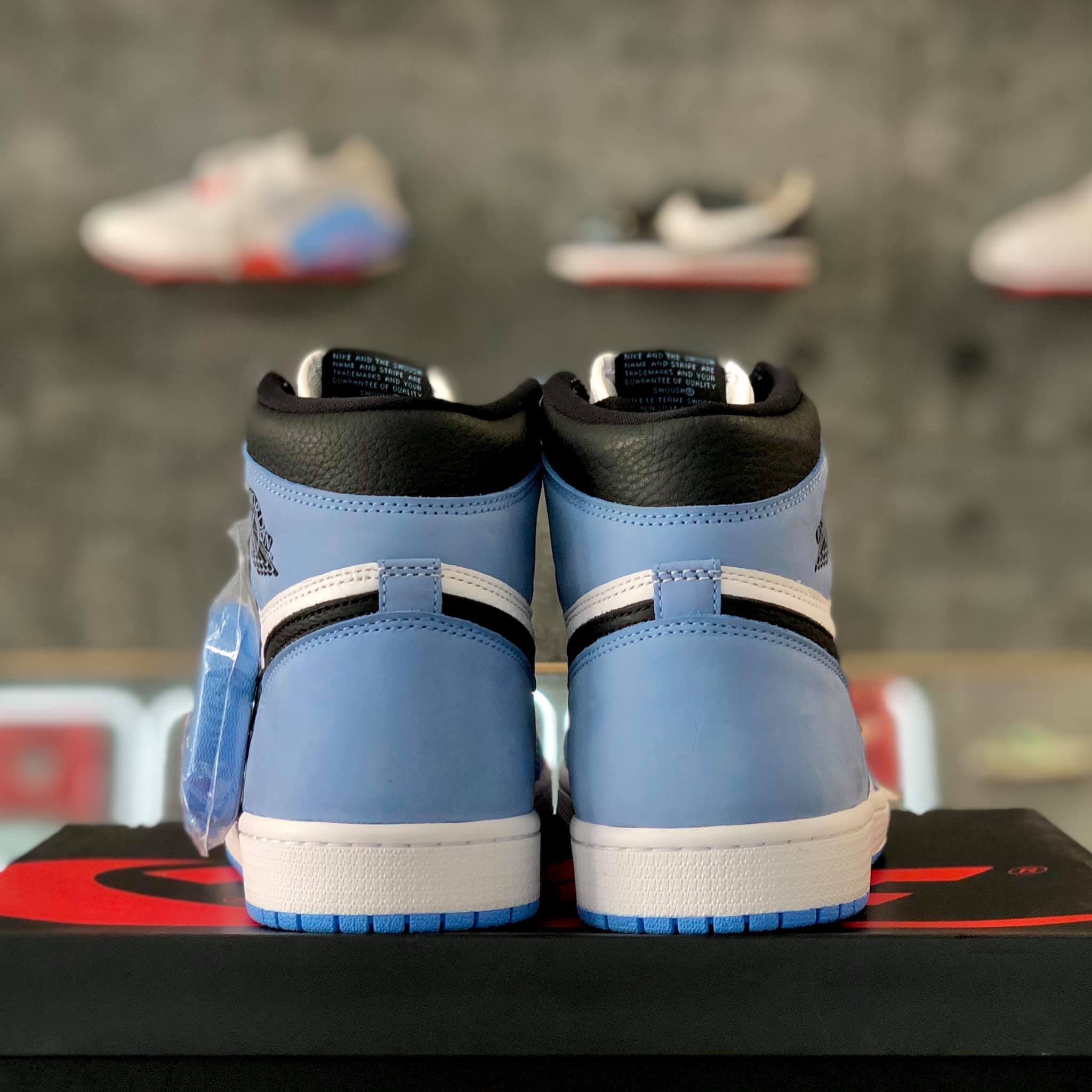 NIKE AIR JORDAN RETRO HIGH 'UNIVERSITY BLUE' 555088 134