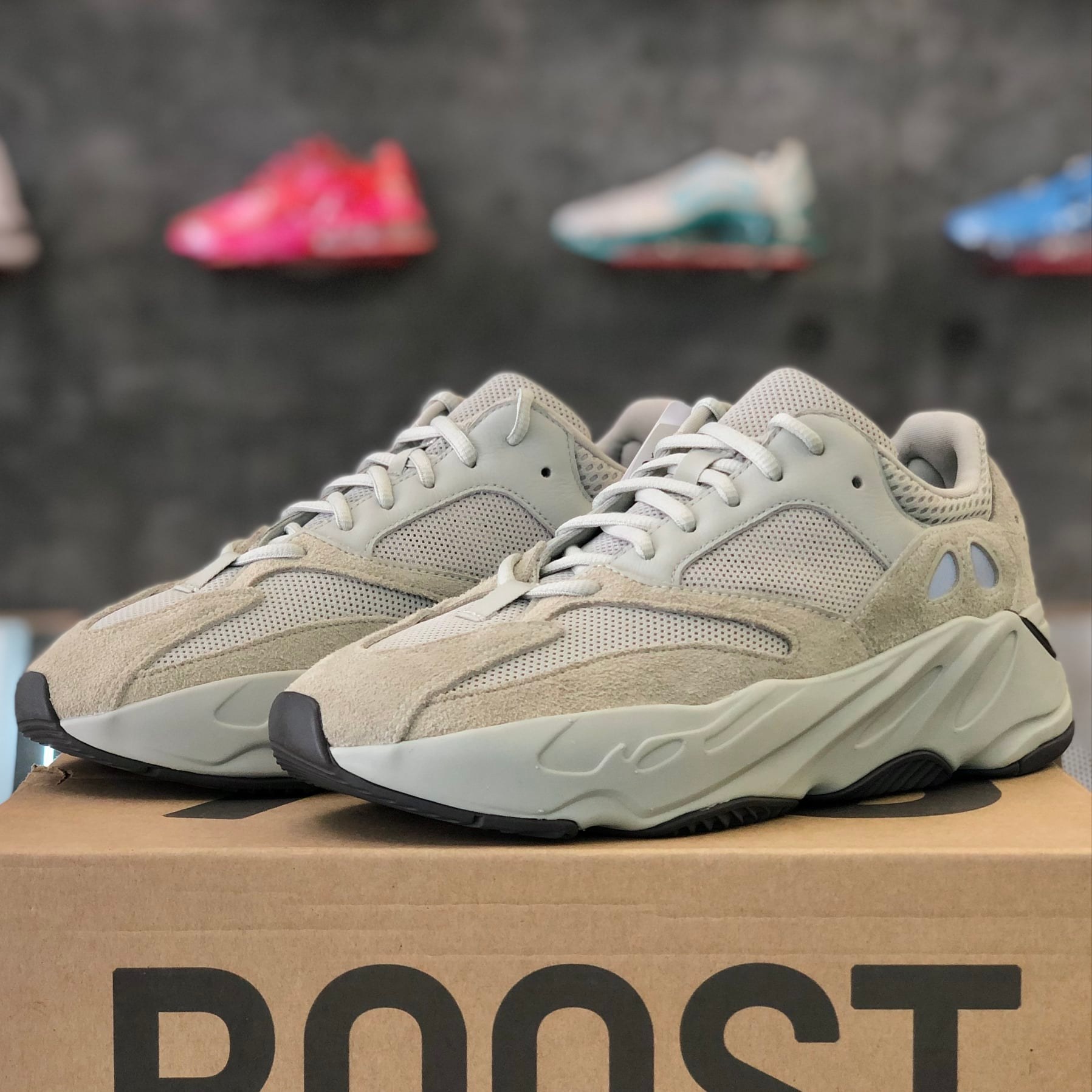 HOT Giày Adidas Yeezy Boost 700 Yeezy 700 Tan Adidas YEEZY