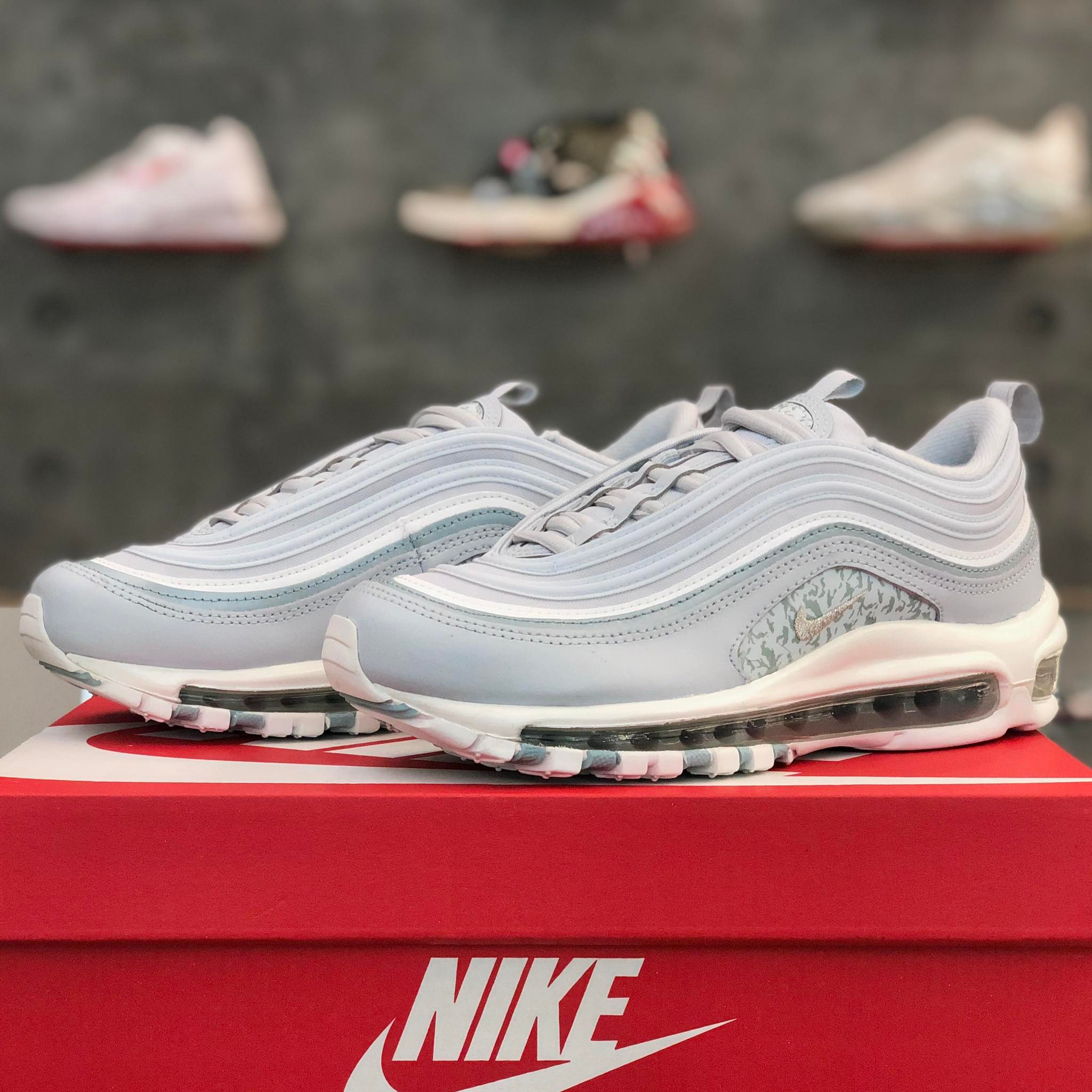 NIKE WMNS AIR MAX 97 'AURA REFLECTIVE CAMO' - DJ5434 400 Sneakerzone.vn Nike Wmns Air Max 97 'Aura Reflective Camo' - Dj5434 400 Sneakerzone.Vn