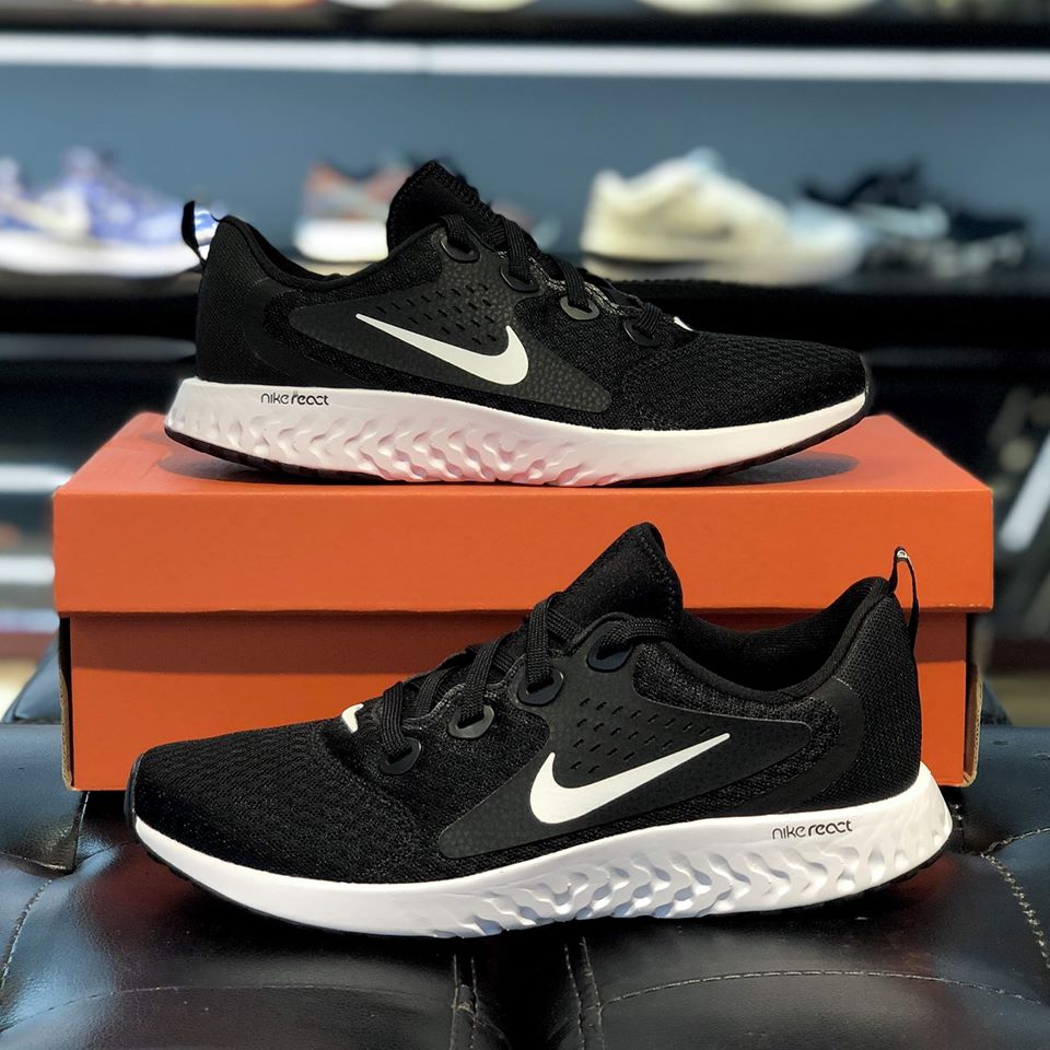 nike legend react black and white