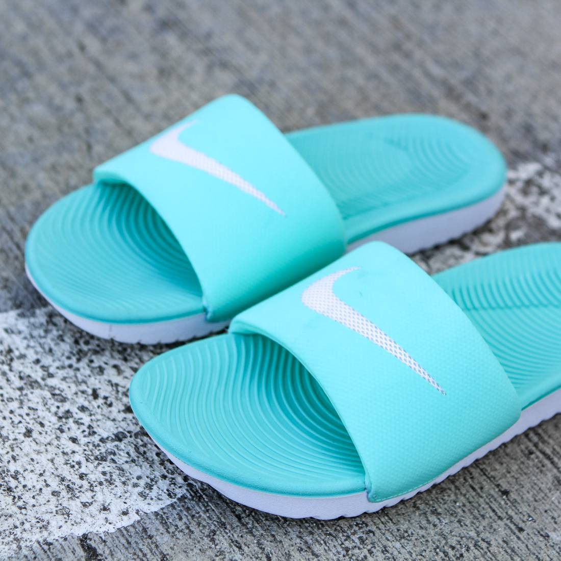 mint nike slides