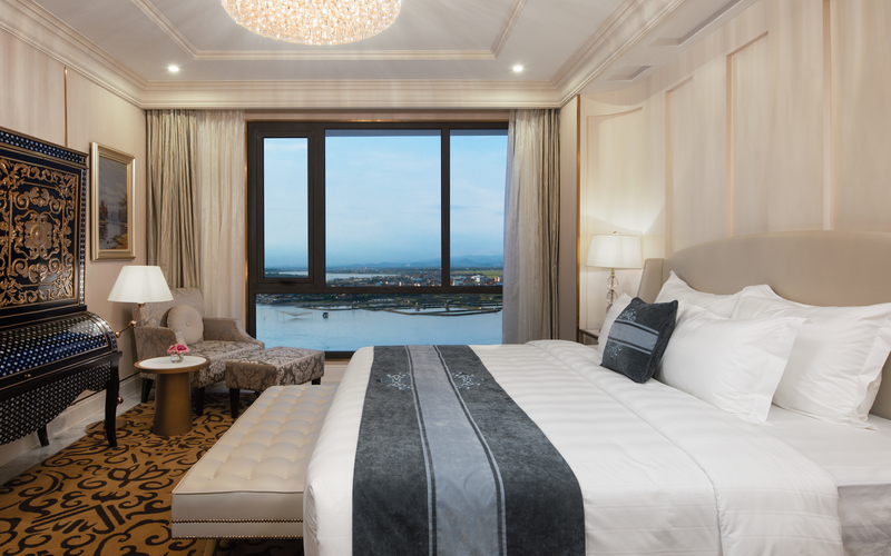 [Voucher Vinpearl] Vinpearl Hotel Quảng Bình - Executive Suite + Ăn sáng