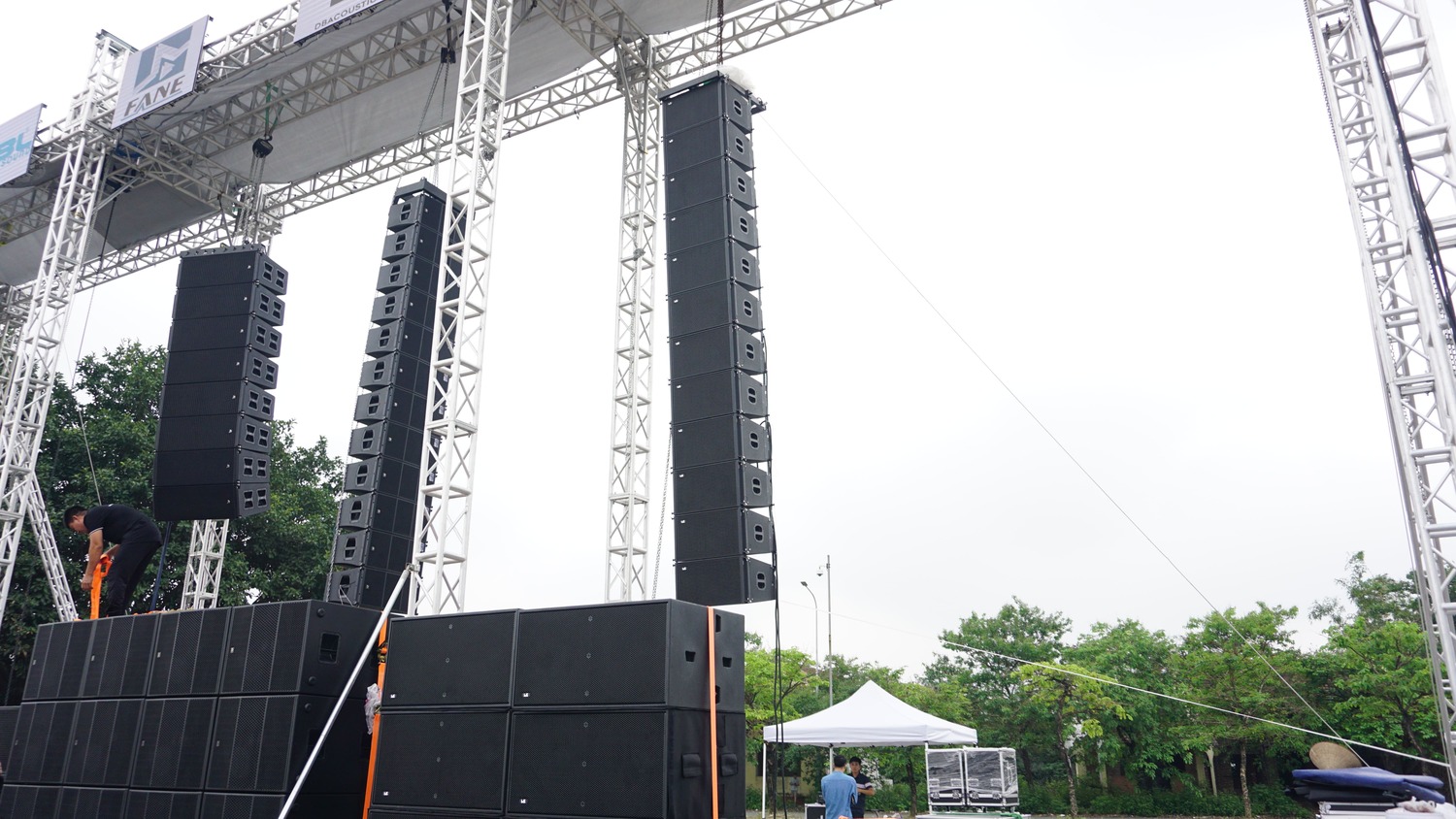Dàn Loa Line array Lx acoustic biểu diễn ngoài trời Demo tại Plase Show Hà Nội 2024
