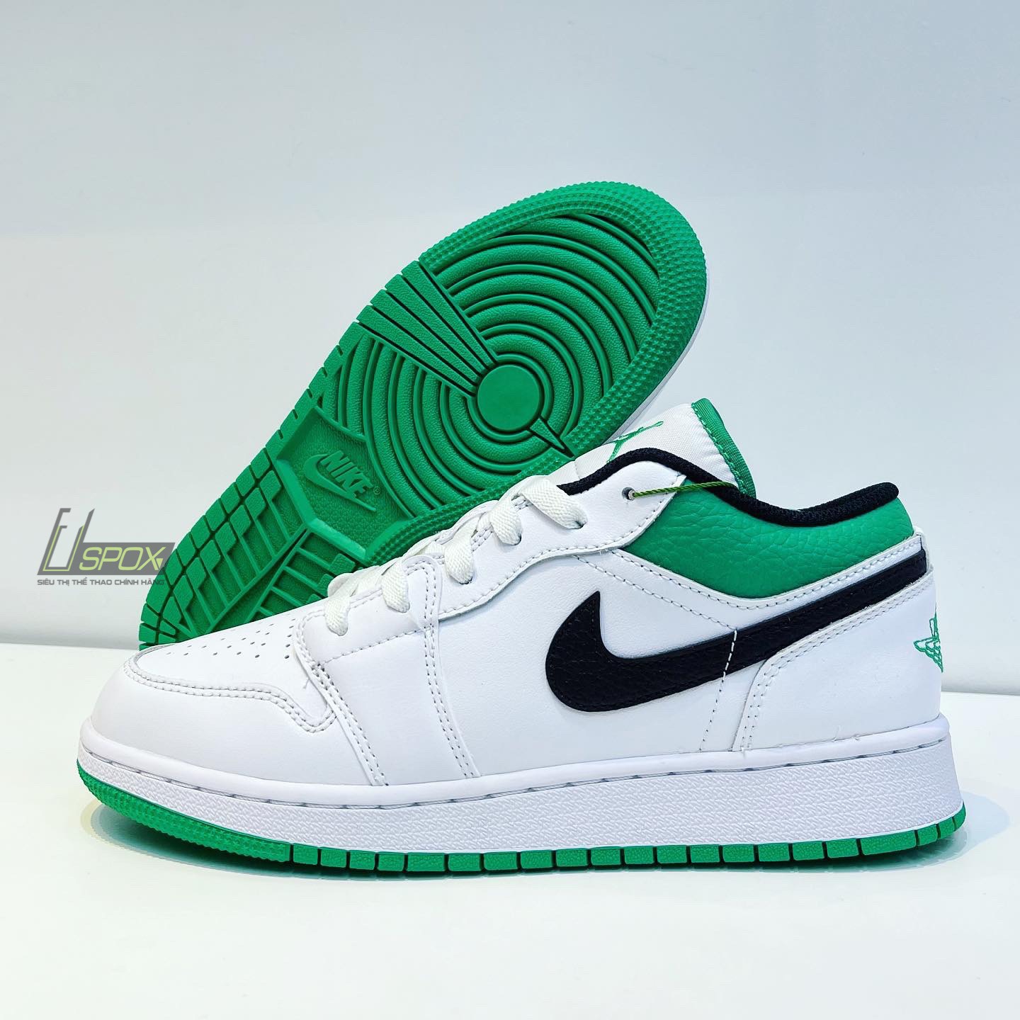 Giày Air Jordan Low GS 'White Lucky Green' 553560-129 – Uspox