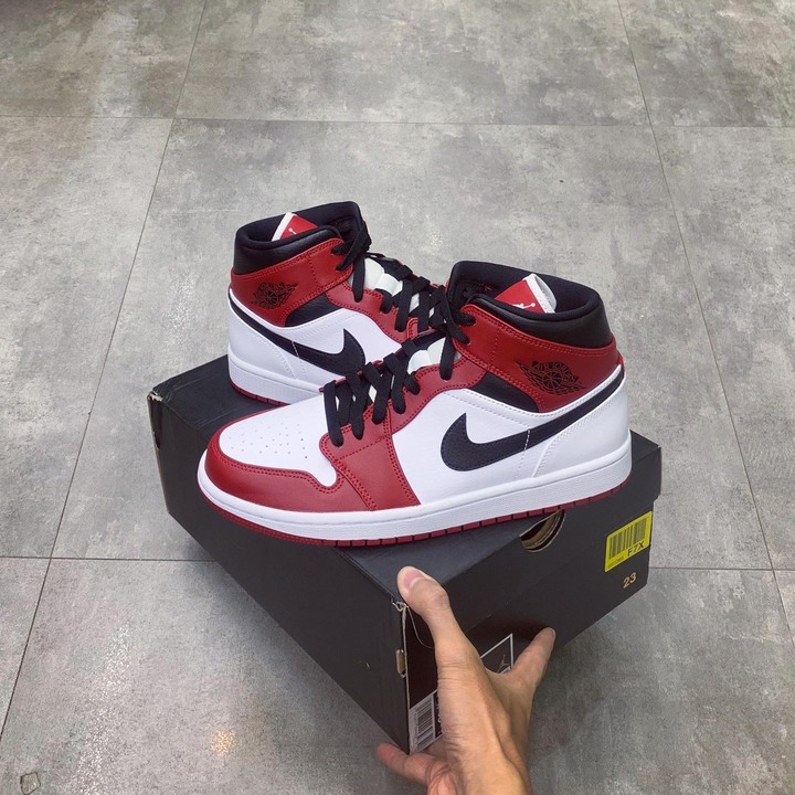 aj1 mid chicago white toe