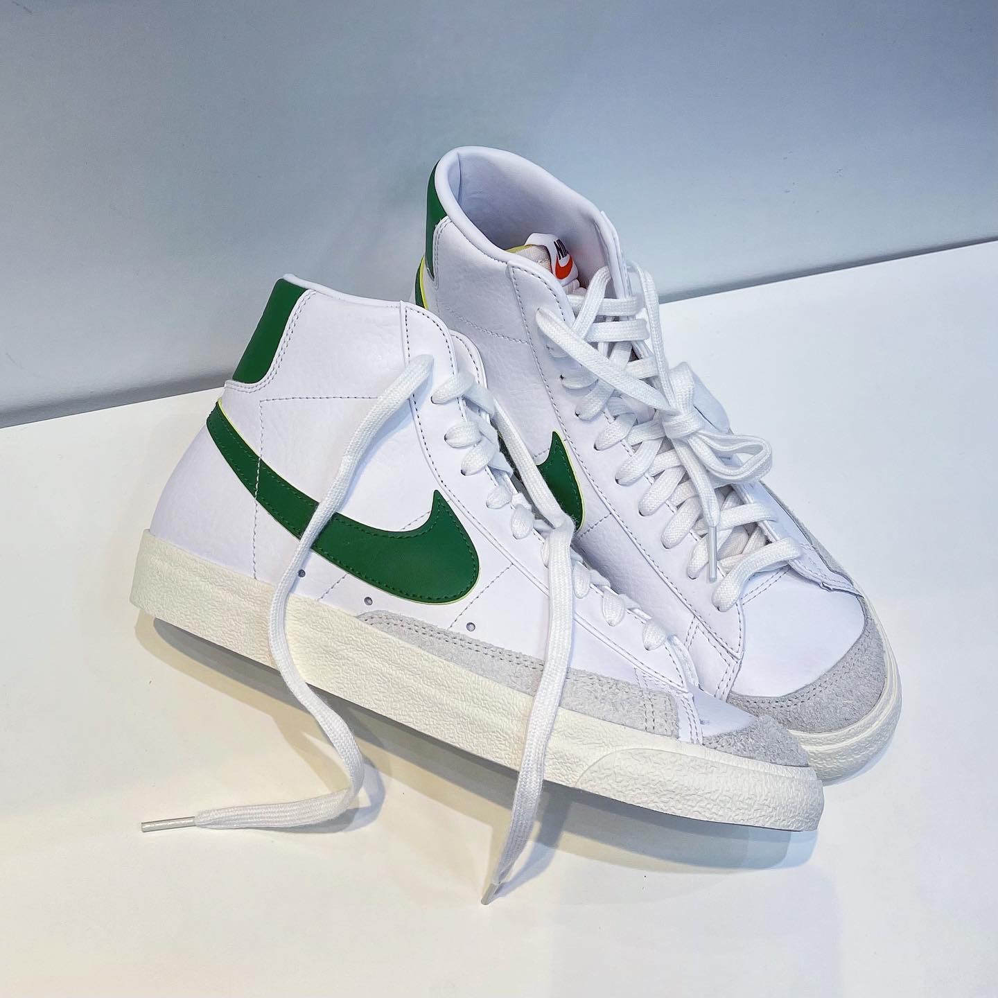 nike blazer mid 77 white green