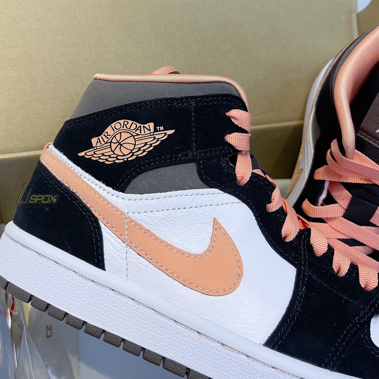 nike jordan peach
