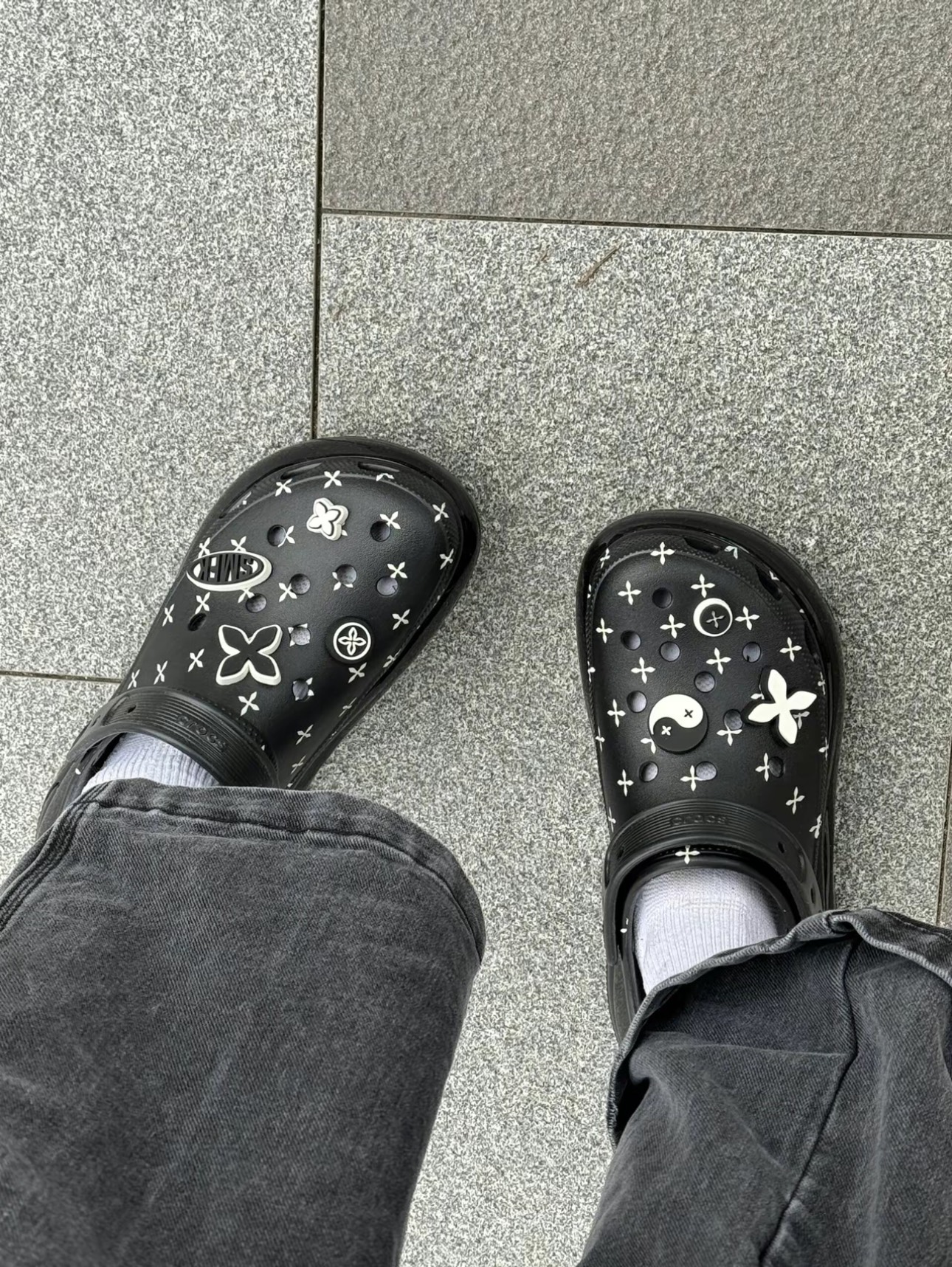Dép SMFK X CROCS COMPASS CLOG Black – Uspox - Siêu thị giày thể thao ...