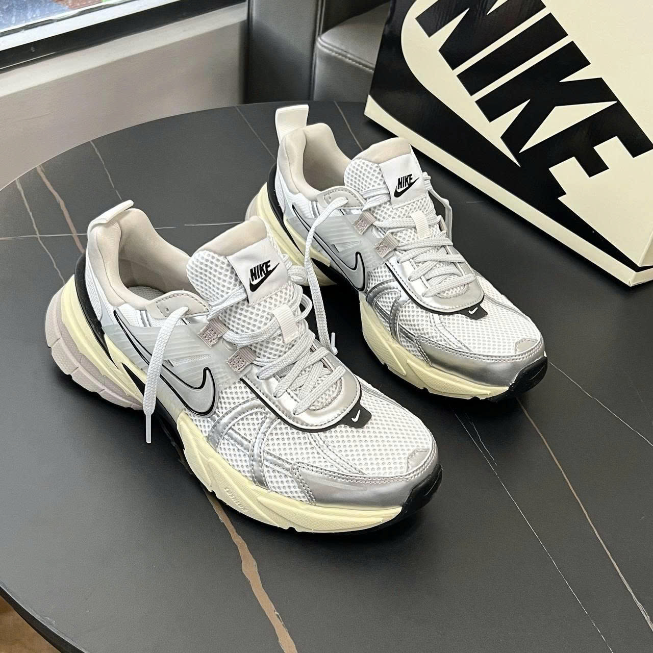 Giày thể thao Nike V2K Run Summit White Metallic Silver