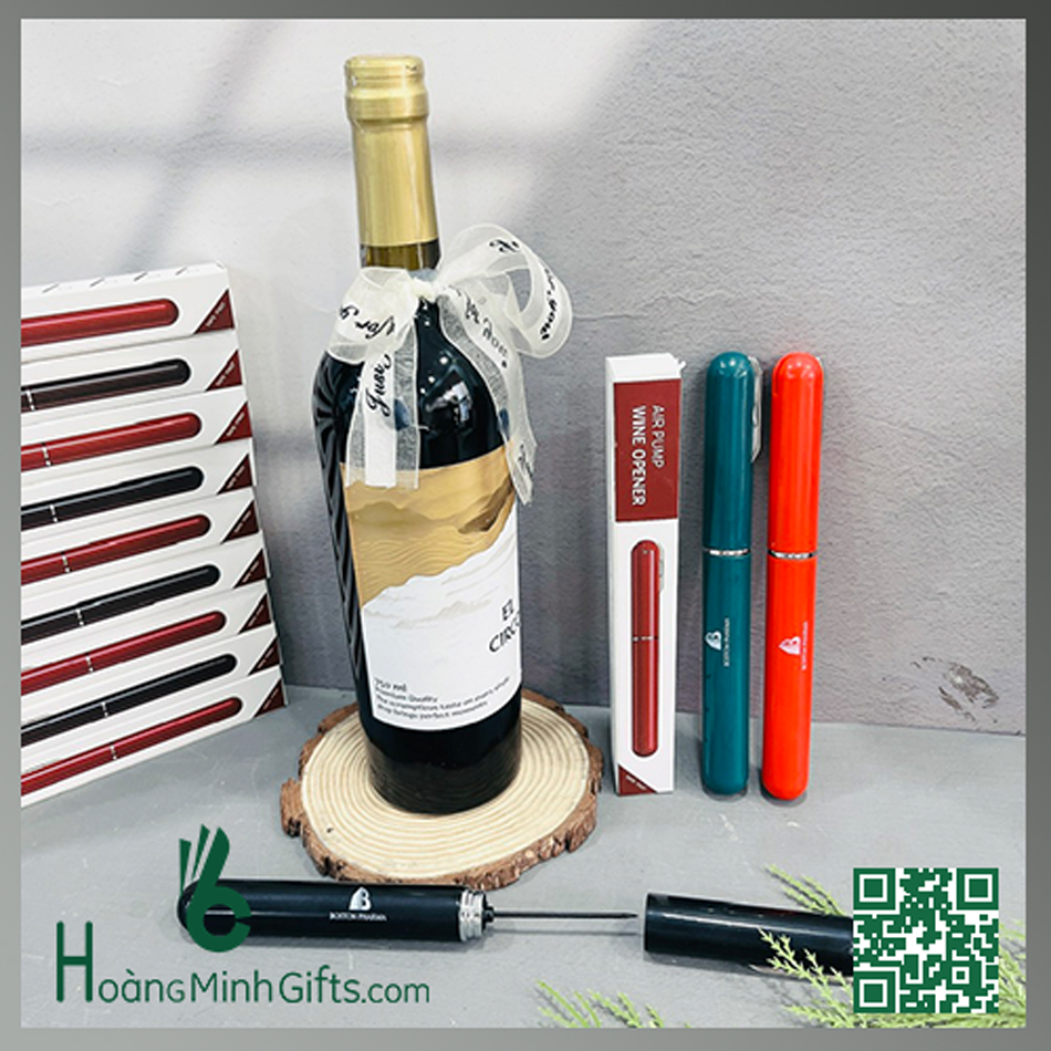 dung-cu-mo-ruou-vang-bang-ap-suat-khi-khach-hang-boston