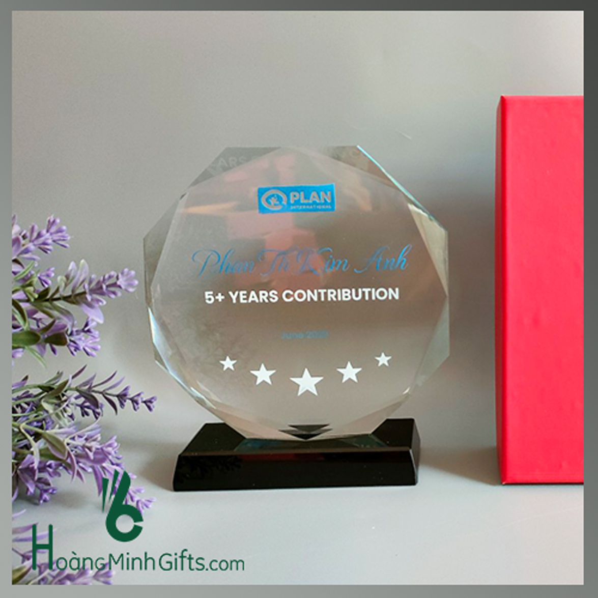 cup-pha-le-khach-hang-dai-dien-to-chuc-plan-international-tai-viet-nam