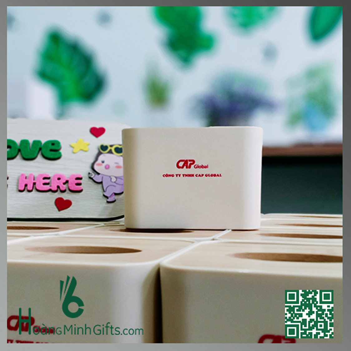 hop-dung-giay-an-mat-go-khach-hang-cap-global
