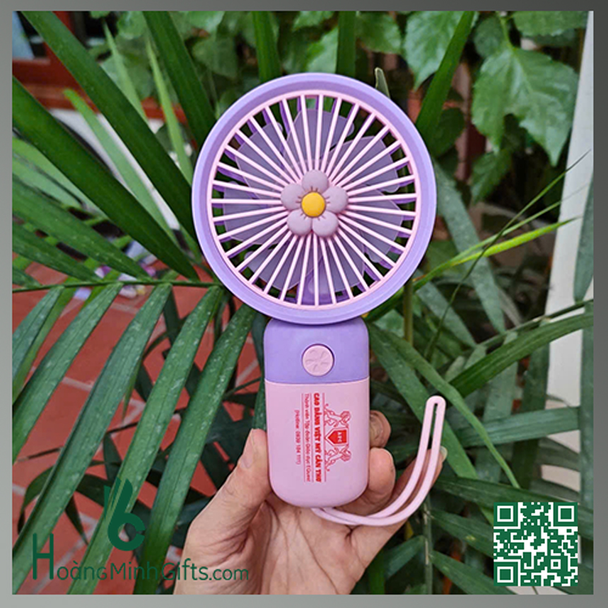 quat-cam-tay-mini-in-logo-quang-cao-khach-hang-truong-cao-dang-viet-my